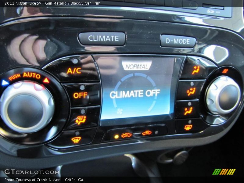 Gun Metallic / Black/Silver Trim 2011 Nissan Juke SV