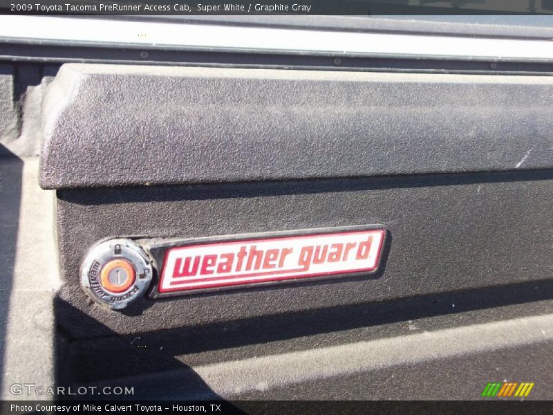 Super White / Graphite Gray 2009 Toyota Tacoma PreRunner Access Cab
