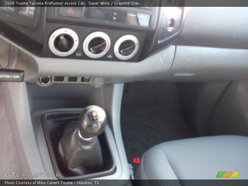 Super White / Graphite Gray 2009 Toyota Tacoma PreRunner Access Cab