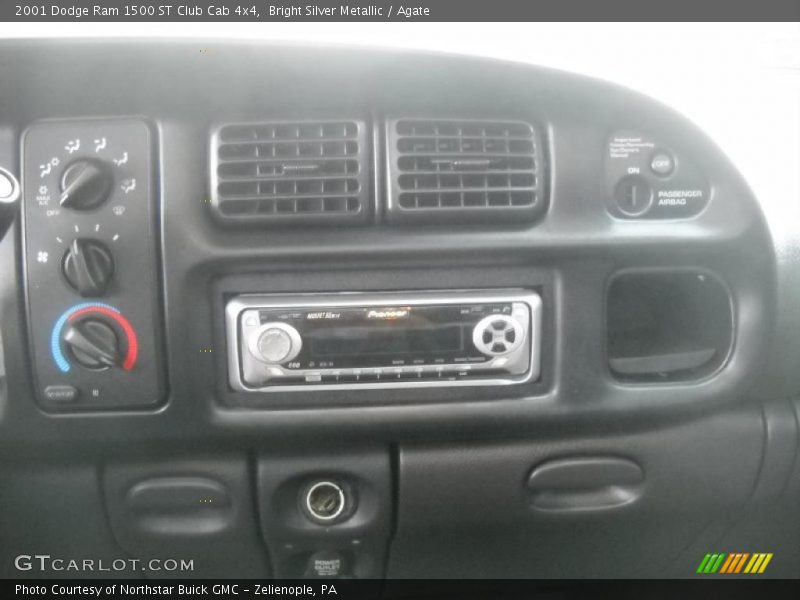 Bright Silver Metallic / Agate 2001 Dodge Ram 1500 ST Club Cab 4x4