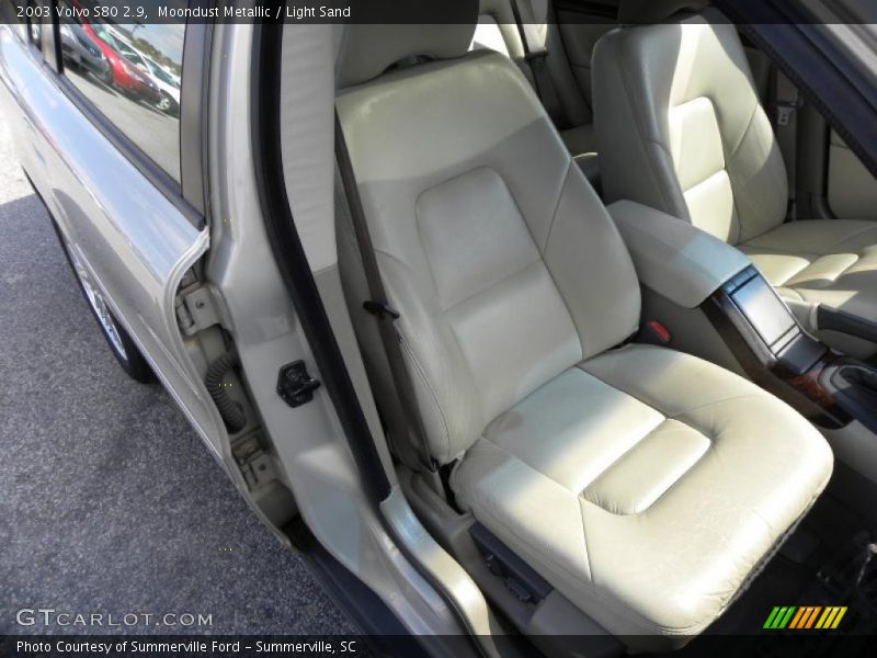 Moondust Metallic / Light Sand 2003 Volvo S80 2.9