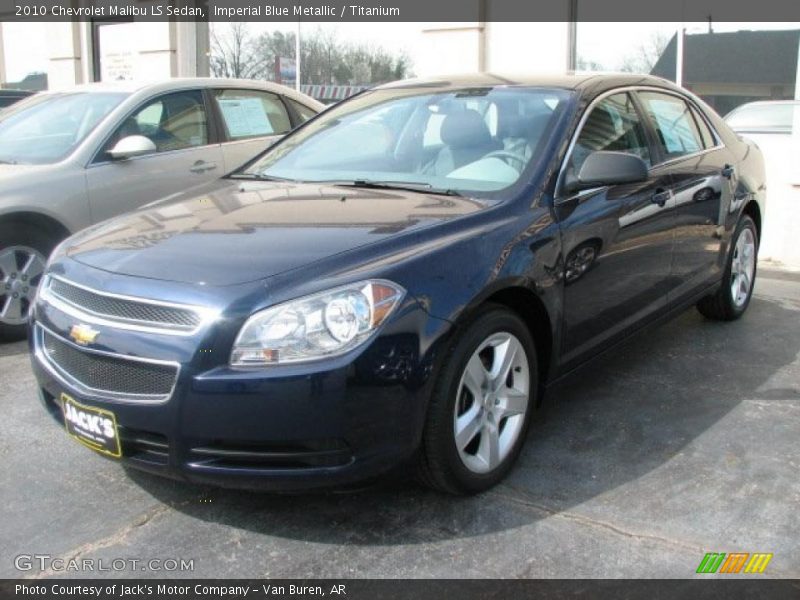 Front 3/4 View of 2010 Malibu LS Sedan