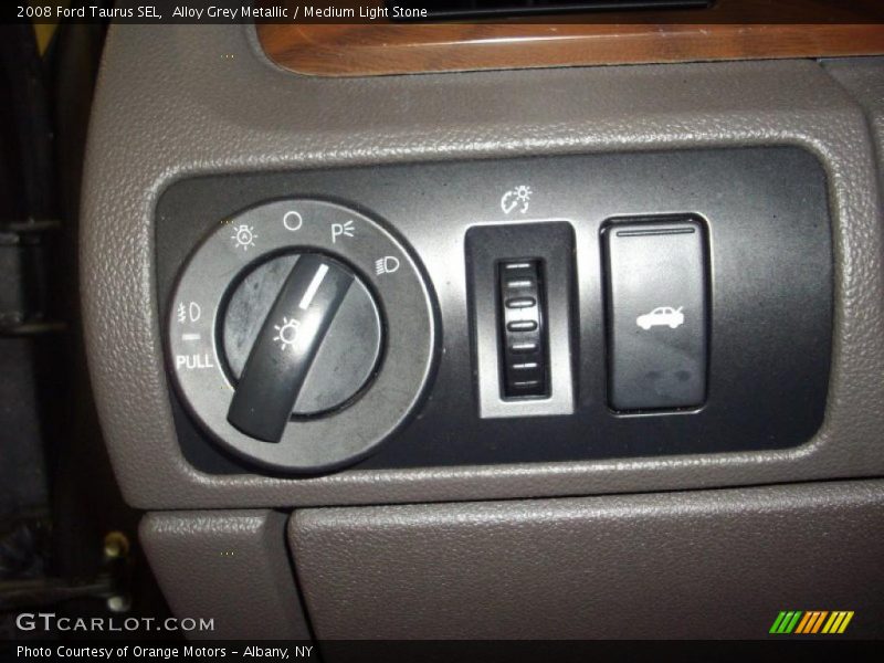 Alloy Grey Metallic / Medium Light Stone 2008 Ford Taurus SEL