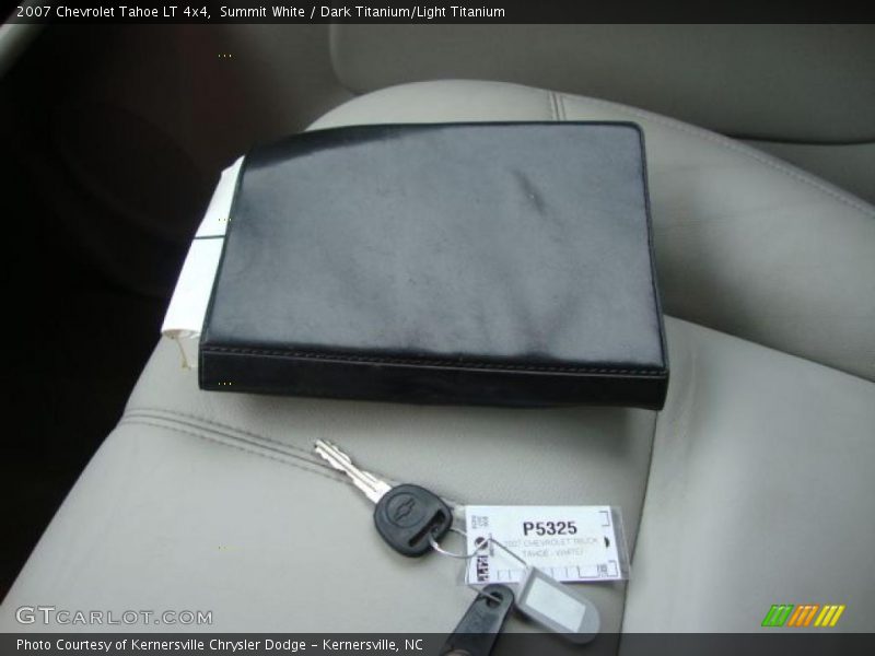Summit White / Dark Titanium/Light Titanium 2007 Chevrolet Tahoe LT 4x4