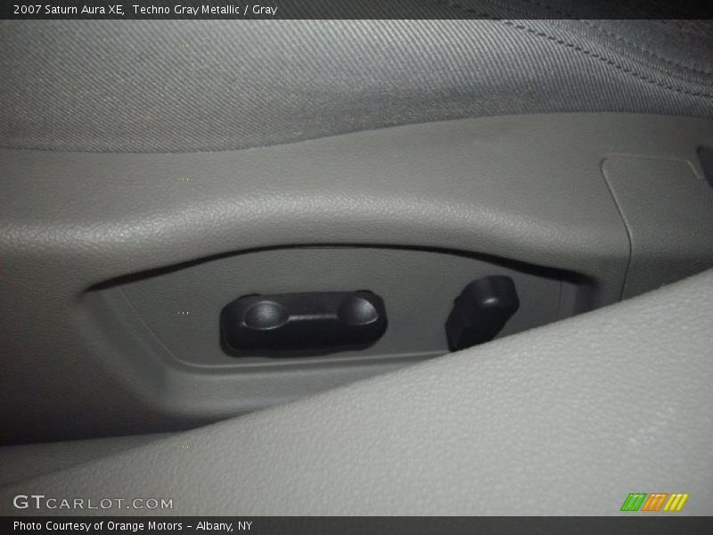 Techno Gray Metallic / Gray 2007 Saturn Aura XE