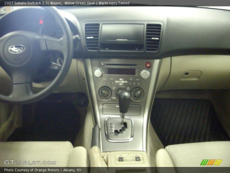 Willow Green Opal / Warm Ivory Tweed 2007 Subaru Outback 2.5i Wagon