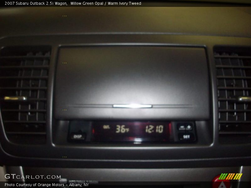 Willow Green Opal / Warm Ivory Tweed 2007 Subaru Outback 2.5i Wagon
