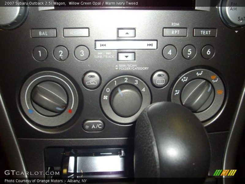 Willow Green Opal / Warm Ivory Tweed 2007 Subaru Outback 2.5i Wagon