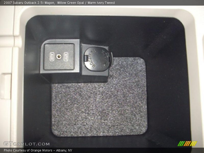 Willow Green Opal / Warm Ivory Tweed 2007 Subaru Outback 2.5i Wagon