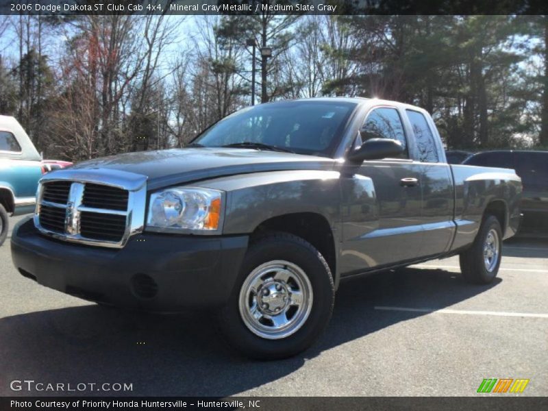 Mineral Gray Metallic / Medium Slate Gray 2006 Dodge Dakota ST Club Cab 4x4