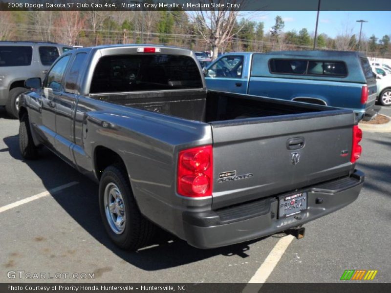 Mineral Gray Metallic / Medium Slate Gray 2006 Dodge Dakota ST Club Cab 4x4