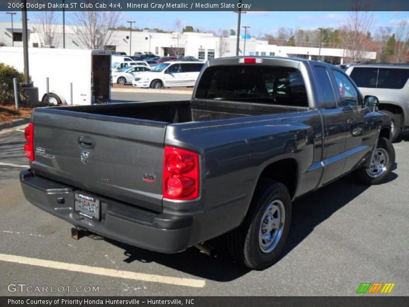 Mineral Gray Metallic / Medium Slate Gray 2006 Dodge Dakota ST Club Cab 4x4