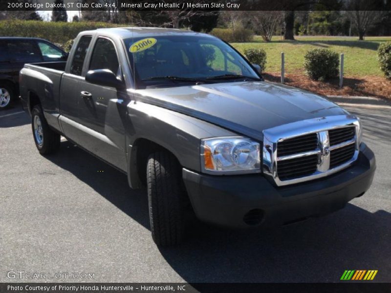 Mineral Gray Metallic / Medium Slate Gray 2006 Dodge Dakota ST Club Cab 4x4
