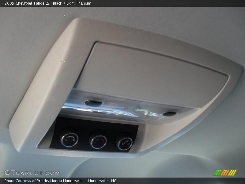 Black / Light Titanium 2009 Chevrolet Tahoe LS