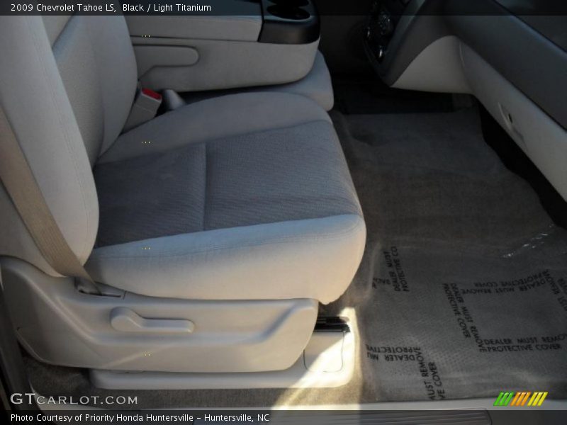 Black / Light Titanium 2009 Chevrolet Tahoe LS