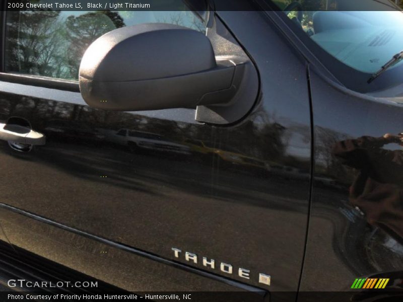 Black / Light Titanium 2009 Chevrolet Tahoe LS