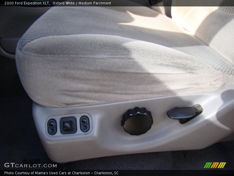 Oxford White / Medium Parchment 2000 Ford Expedition XLT