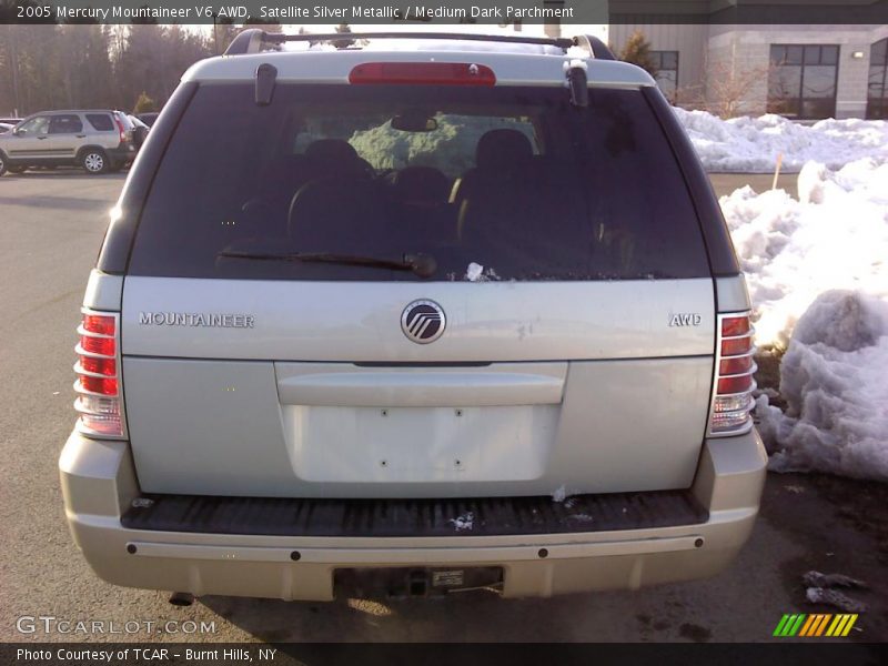 Satellite Silver Metallic / Medium Dark Parchment 2005 Mercury Mountaineer V6 AWD