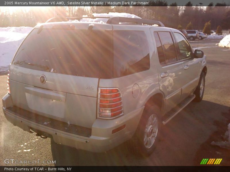 Satellite Silver Metallic / Medium Dark Parchment 2005 Mercury Mountaineer V6 AWD