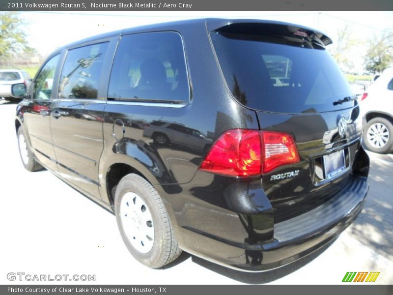 Nocturne Black Metallic / Aero Gray 2011 Volkswagen Routan S