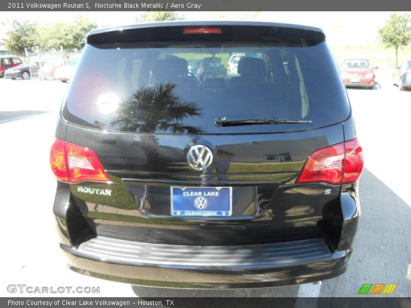 Nocturne Black Metallic / Aero Gray 2011 Volkswagen Routan S