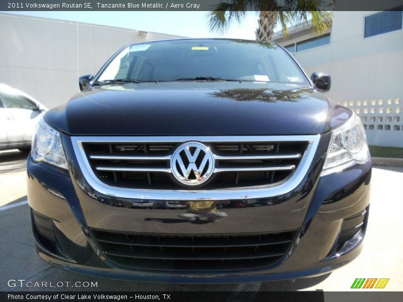 Tanzanite Blue Metallic / Aero Gray 2011 Volkswagen Routan SE