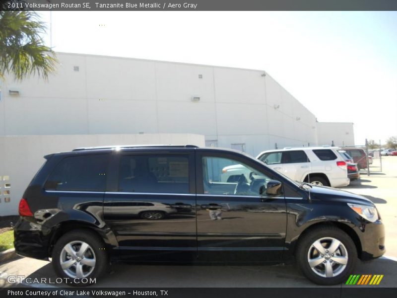 Tanzanite Blue Metallic / Aero Gray 2011 Volkswagen Routan SE