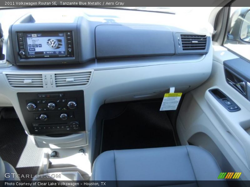 Tanzanite Blue Metallic / Aero Gray 2011 Volkswagen Routan SE