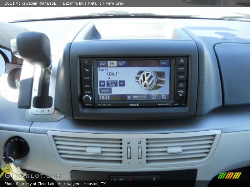 Tanzanite Blue Metallic / Aero Gray 2011 Volkswagen Routan SE