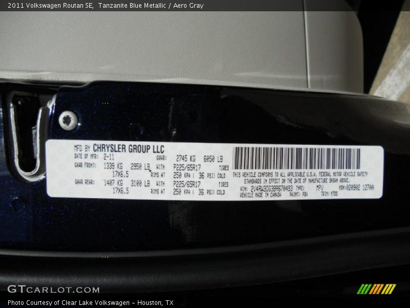 Tanzanite Blue Metallic / Aero Gray 2011 Volkswagen Routan SE