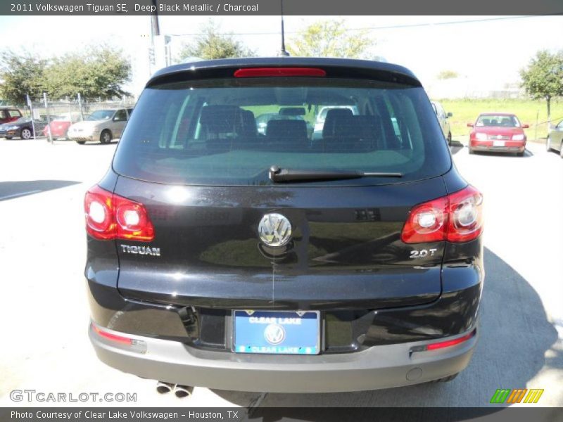 Deep Black Metallic / Charcoal 2011 Volkswagen Tiguan SE