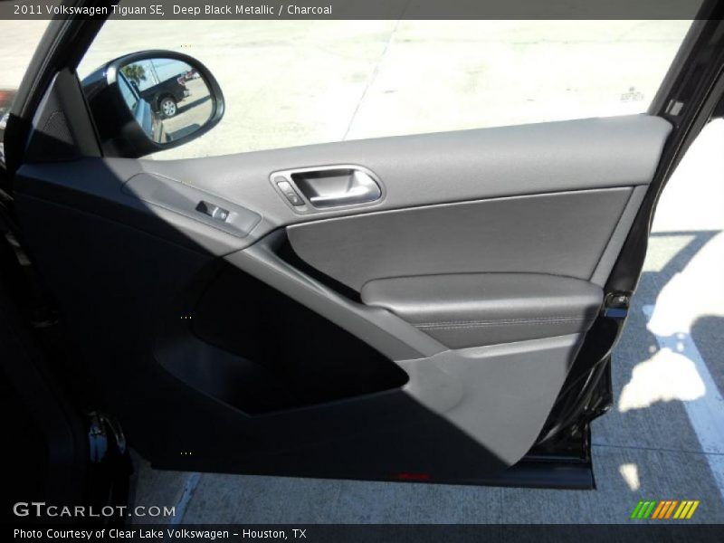 Deep Black Metallic / Charcoal 2011 Volkswagen Tiguan SE