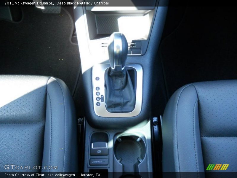 Deep Black Metallic / Charcoal 2011 Volkswagen Tiguan SE