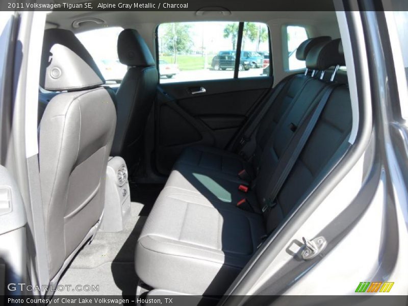 Alpine Gray Metallic / Charcoal 2011 Volkswagen Tiguan SE