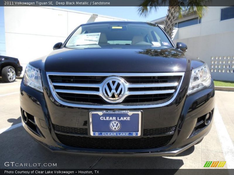 Deep Black Metallic / Sandstone 2011 Volkswagen Tiguan SE