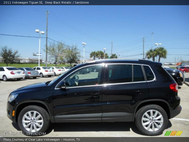 Deep Black Metallic / Sandstone 2011 Volkswagen Tiguan SE
