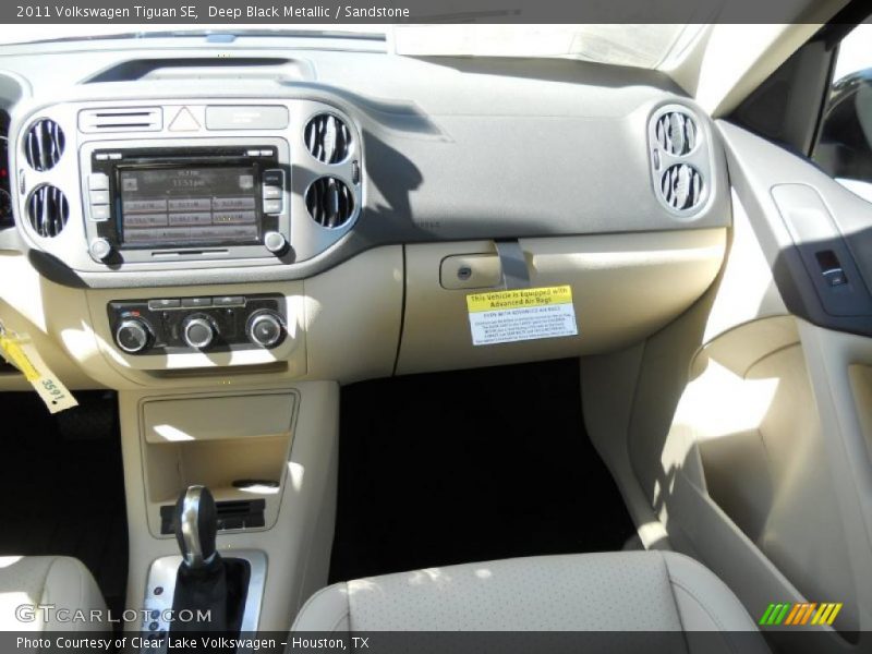 Dashboard of 2011 Tiguan SE