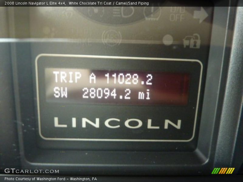 White Chocolate Tri Coat / Camel/Sand Piping 2008 Lincoln Navigator L Elite 4x4