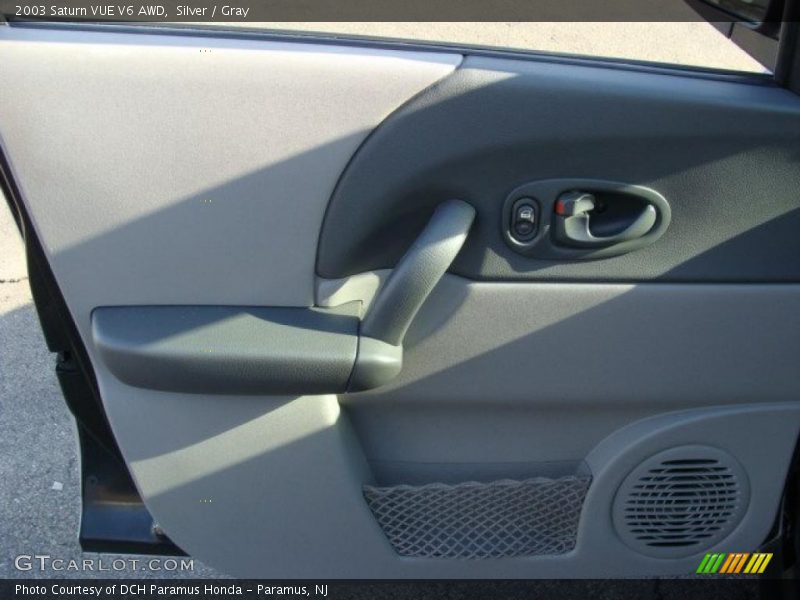 Silver / Gray 2003 Saturn VUE V6 AWD