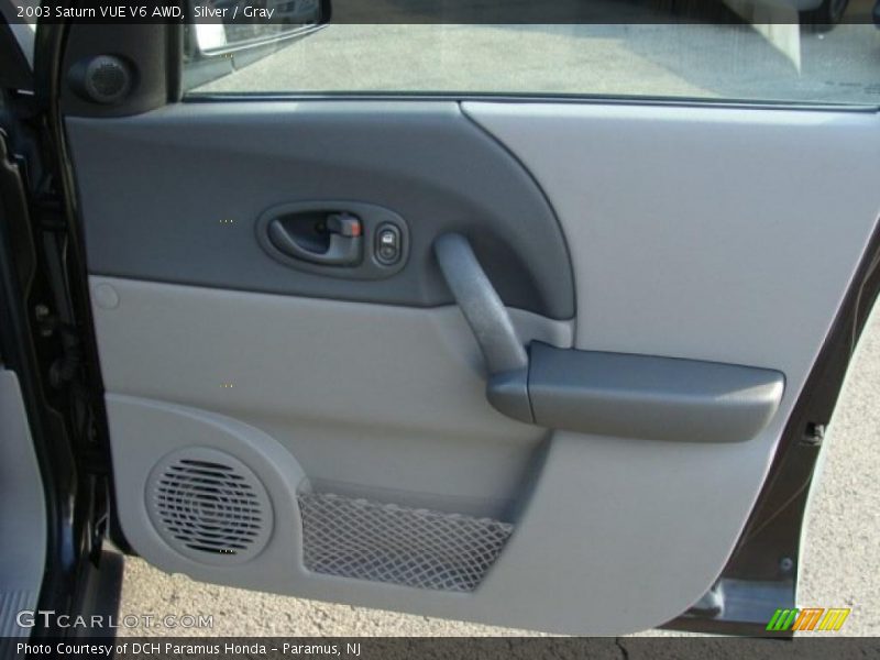 Silver / Gray 2003 Saturn VUE V6 AWD