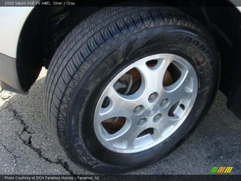 Silver / Gray 2003 Saturn VUE V6 AWD