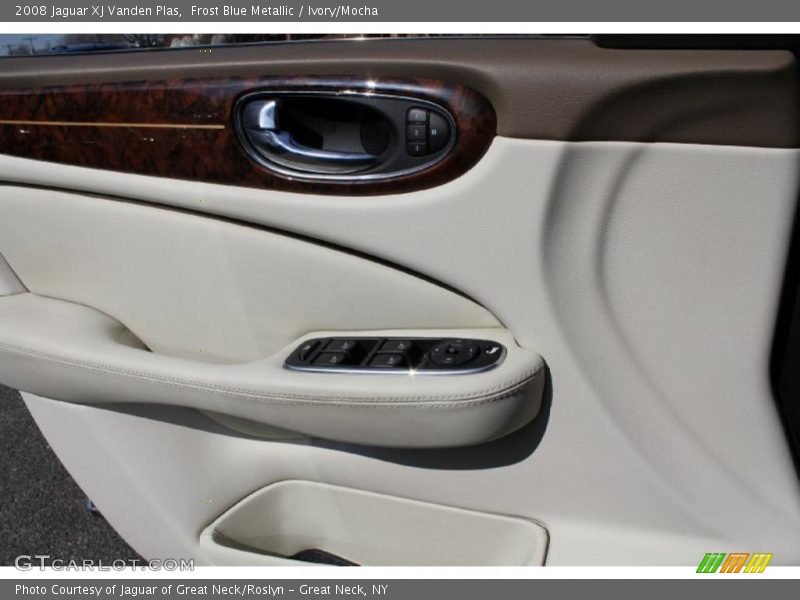 Frost Blue Metallic / Ivory/Mocha 2008 Jaguar XJ Vanden Plas