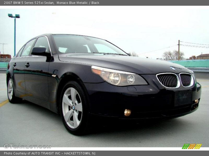 Front 3/4 View of 2007 5 Series 525xi Sedan