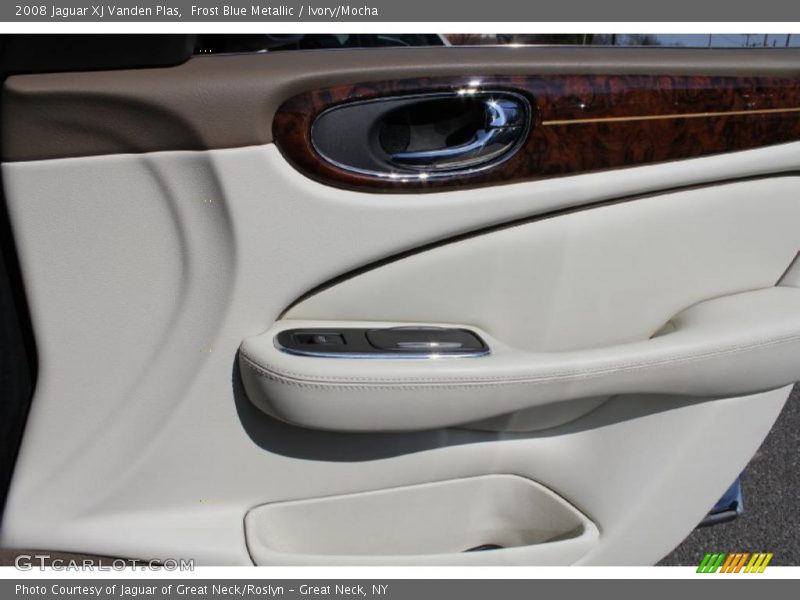 Frost Blue Metallic / Ivory/Mocha 2008 Jaguar XJ Vanden Plas