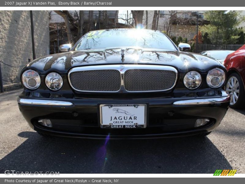 Ebony Black / Barley/Charcoal 2007 Jaguar XJ Vanden Plas