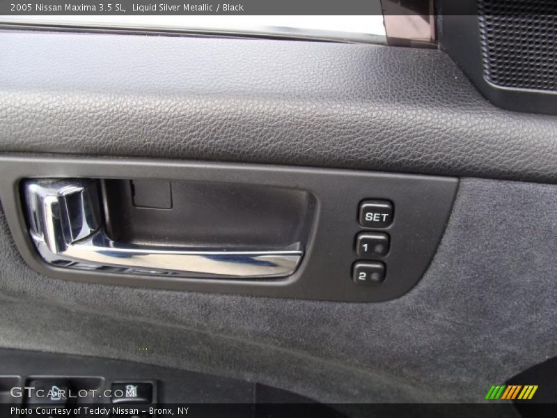 Liquid Silver Metallic / Black 2005 Nissan Maxima 3.5 SL