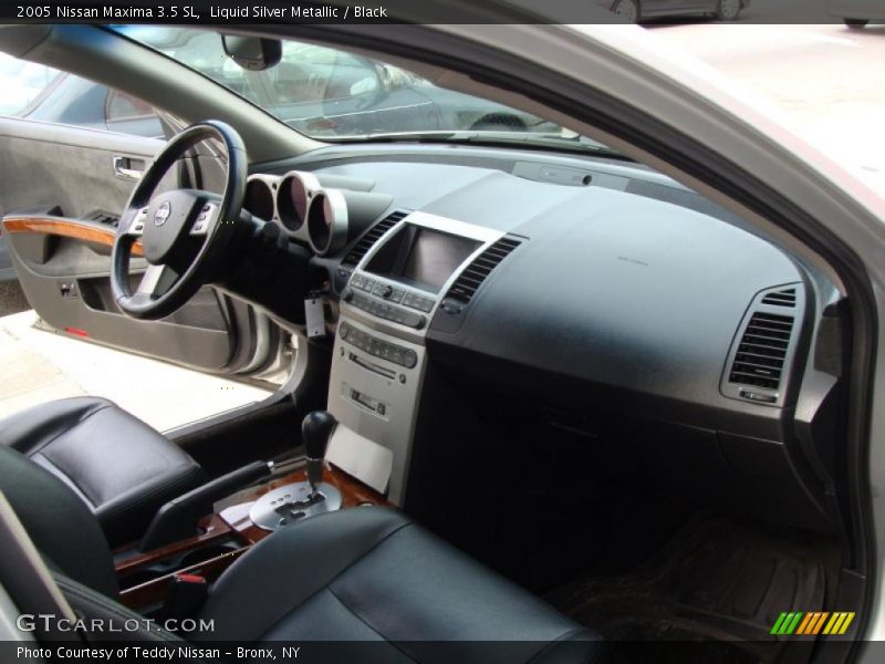 Liquid Silver Metallic / Black 2005 Nissan Maxima 3.5 SL