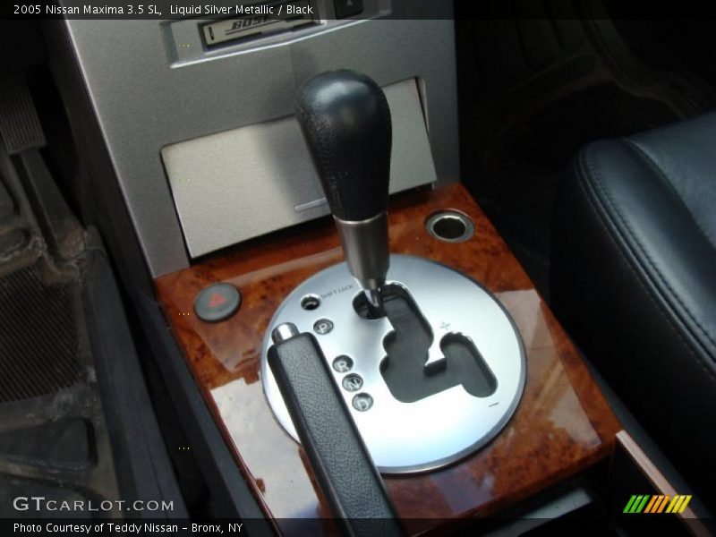 Liquid Silver Metallic / Black 2005 Nissan Maxima 3.5 SL