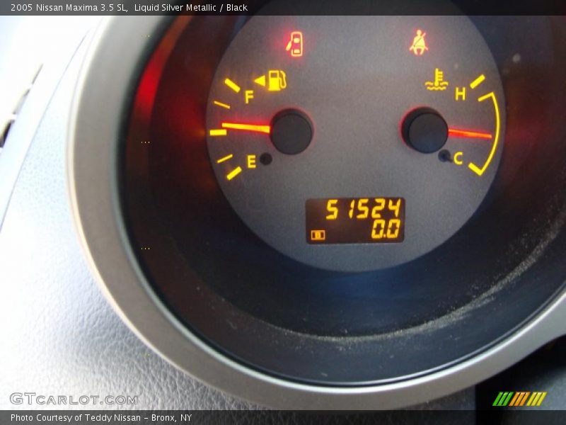 Liquid Silver Metallic / Black 2005 Nissan Maxima 3.5 SL