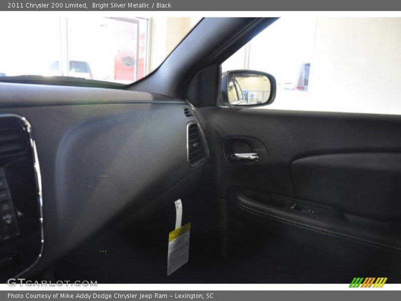 Bright Silver Metallic / Black 2011 Chrysler 200 Limited